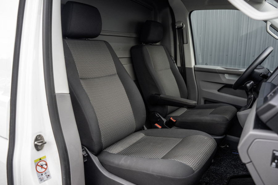 Volkswagen Transporter T6.1 2.0 TDI | L2H1 | Automaat | CarPlay | Navigatie | Cruise | Airco | PDC | Euro 6 Volkswagen Transporter T6.1 2.0 TDI | L2H1 | Automaat | CarPlay | Navigatie | Cruise | Airco | PDC | Euro 6