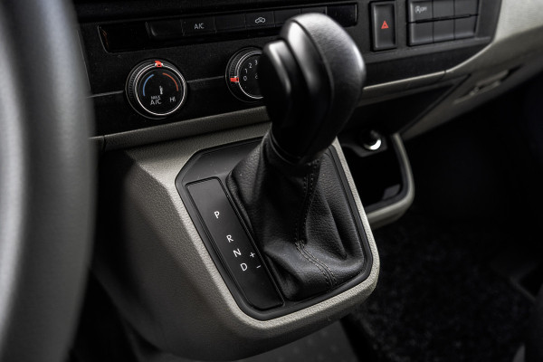 Volkswagen Transporter T6.1 2.0 TDI | L2H1 | Automaat | CarPlay | Navigatie | Cruise | Airco | PDC | Euro 6 Volkswagen Transporter T6.1 2.0 TDI | L2H1 | Automaat | CarPlay | Navigatie | Cruise | Airco | PDC | Euro 6