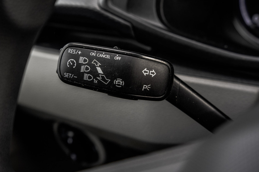 Volkswagen Transporter T6.1 2.0 TDI | L2H1 | Automaat | CarPlay | Navigatie | Cruise | Airco | PDC | Euro 6 Volkswagen Transporter T6.1 2.0 TDI | L2H1 | Automaat | CarPlay | Navigatie | Cruise | Airco | PDC | Euro 6