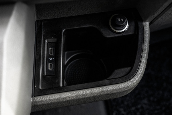 Volkswagen Transporter T6.1 2.0 TDI | L2H1 | Automaat | CarPlay | Navigatie | Cruise | Airco | PDC | Euro 6 Volkswagen Transporter T6.1 2.0 TDI | L2H1 | Automaat | CarPlay | Navigatie | Cruise | Airco | PDC | Euro 6