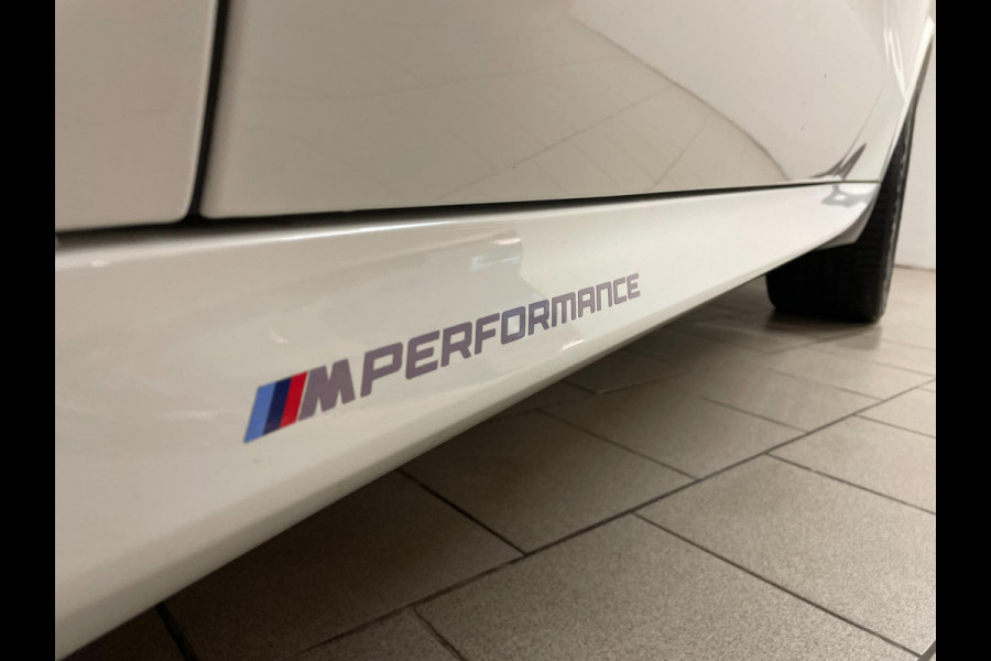 BMW X5 XDrive45e High Executive M PAKKET M PERFORMANCE CARBON AIRCO NAVI CRUISE BT STOELVERW LUCHTV 22INCH CAMERA NIEUWSTAAT