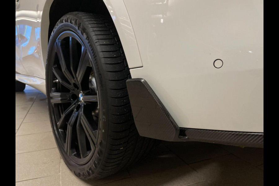 BMW X5 XDrive45e High Executive M PAKKET M PERFORMANCE CARBON AIRCO NAVI CRUISE BT STOELVERW LUCHTV 22INCH CAMERA NIEUWSTAAT