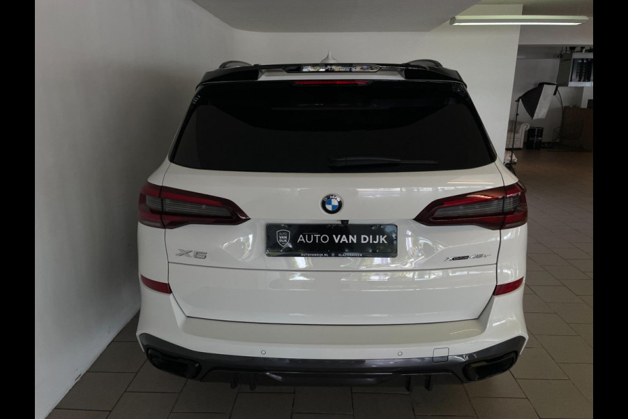 BMW X5 XDrive45e High Executive M PAKKET M PERFORMANCE CARBON AIRCO NAVI CRUISE BT STOELVERW LUCHTV 22INCH CAMERA NIEUWSTAAT