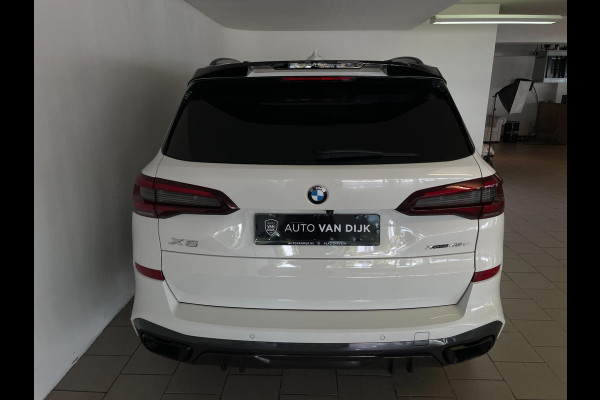 BMW X5 XDrive45e High Executive M PAKKET M PERFORMANCE CARBON AIRCO NAVI CRUISE BT STOELVERW LUCHTV 22INCH CAMERA NIEUWSTAAT