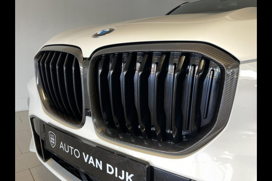 BMW X5 XDrive45e High Executive M PAKKET M PERFORMANCE CARBON AIRCO NAVI CRUISE BT STOELVERW LUCHTV 22INCH CAMERA NIEUWSTAAT