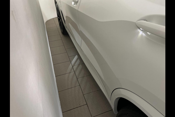 BMW X5 XDrive45e High Executive M PAKKET M PERFORMANCE CARBON AIRCO NAVI CRUISE BT STOELVERW LUCHTV 22INCH CAMERA NIEUWSTAAT