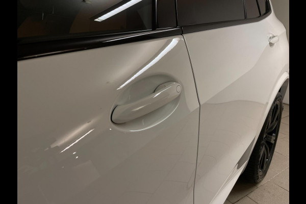 BMW X5 XDrive45e High Executive M PAKKET M PERFORMANCE CARBON AIRCO NAVI CRUISE BT STOELVERW LUCHTV 22INCH CAMERA NIEUWSTAAT