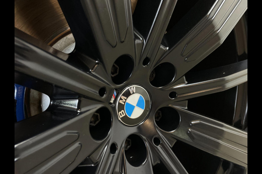BMW X5 XDrive45e High Executive M PAKKET M PERFORMANCE CARBON AIRCO NAVI CRUISE BT STOELVERW LUCHTV 22INCH CAMERA NIEUWSTAAT