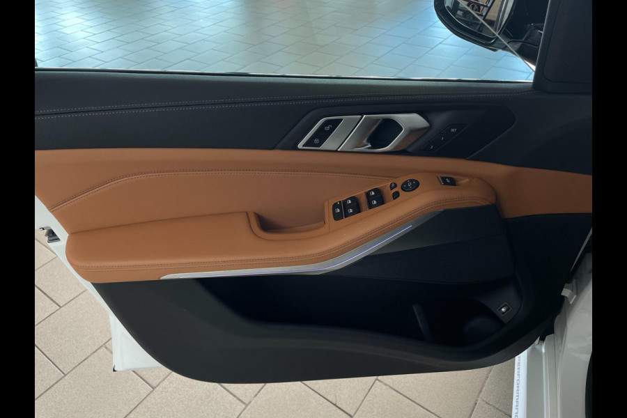 BMW X5 XDrive45e High Executive M PAKKET M PERFORMANCE CARBON AIRCO NAVI CRUISE BT STOELVERW LUCHTV 22INCH CAMERA NIEUWSTAAT