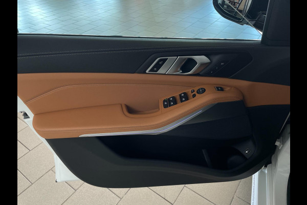 BMW X5 XDrive45e High Executive M PAKKET M PERFORMANCE CARBON AIRCO NAVI CRUISE BT STOELVERW LUCHTV 22INCH CAMERA NIEUWSTAAT