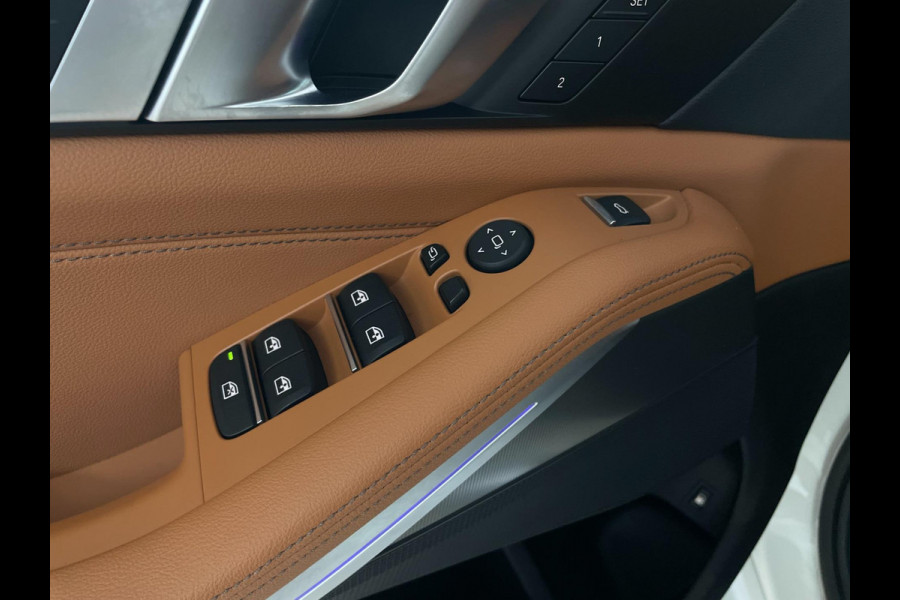 BMW X5 XDrive45e High Executive M PAKKET M PERFORMANCE CARBON AIRCO NAVI CRUISE BT STOELVERW LUCHTV 22INCH CAMERA NIEUWSTAAT