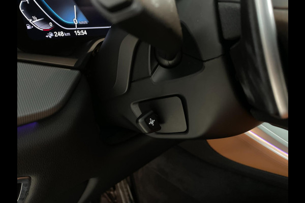 BMW X5 XDrive45e High Executive M PAKKET M PERFORMANCE CARBON AIRCO NAVI CRUISE BT STOELVERW LUCHTV 22INCH CAMERA NIEUWSTAAT