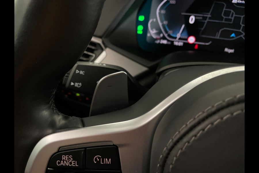 BMW X5 XDrive45e High Executive M PAKKET M PERFORMANCE CARBON AIRCO NAVI CRUISE BT STOELVERW LUCHTV 22INCH CAMERA NIEUWSTAAT