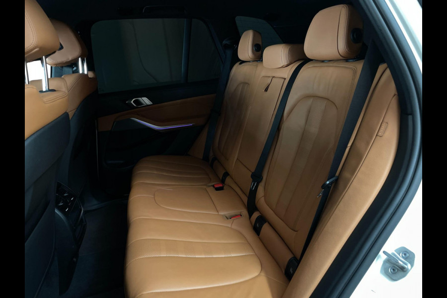 BMW X5 XDrive45e High Executive M PAKKET M PERFORMANCE CARBON AIRCO NAVI CRUISE BT STOELVERW LUCHTV 22INCH CAMERA NIEUWSTAAT