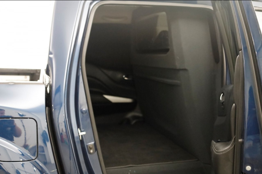 Nissan Navara 2.3 dCi 190pk Automaat Tekna 4x4 + Sperdiff. Trekhaak 3500kg 09-2020 Nissan Navara 2.3 dCi 190pk Automaat Tekna 4x4 + Sperdiff. Trekhaak 3500kg 09-2020