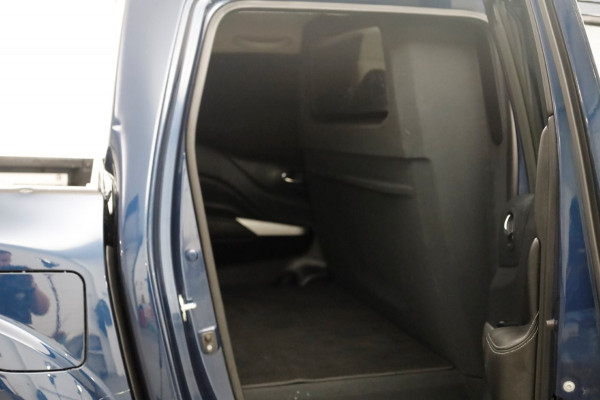 Nissan Navara 2.3 dCi 190pk Automaat Tekna 4x4 + Sperdiff. Trekhaak 3500kg 09-2020 Nissan Navara 2.3 dCi 190pk Automaat Tekna 4x4 + Sperdiff. Trekhaak 3500kg 09-2020