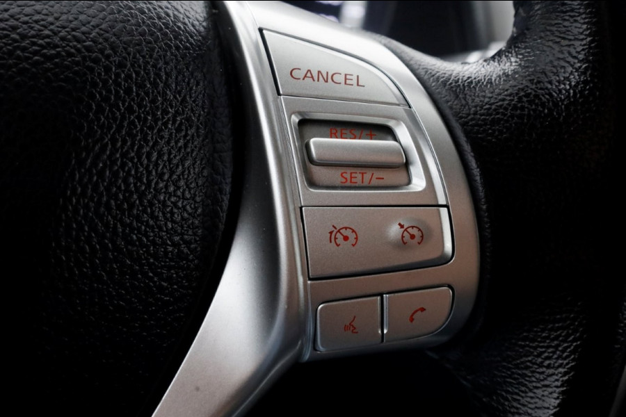 Nissan Navara 2.3 dCi 190pk Automaat Tekna 4x4 + Sperdiff. Trekhaak 3500kg 09-2020 Nissan Navara 2.3 dCi 190pk Automaat Tekna 4x4 + Sperdiff. Trekhaak 3500kg 09-2020