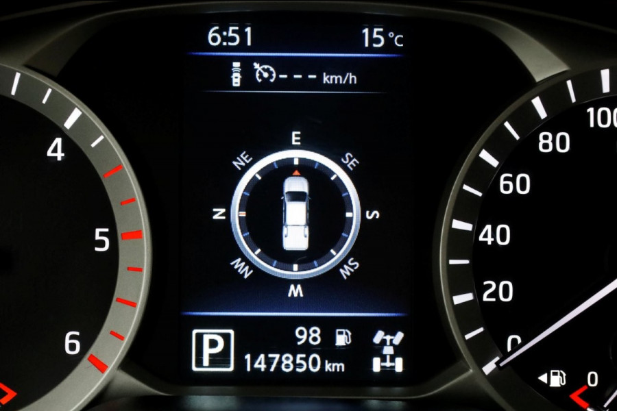 Nissan Navara 2.3 dCi 190pk Automaat Tekna 4x4 + Sperdiff. Trekhaak 3500kg 09-2020 Nissan Navara 2.3 dCi 190pk Automaat Tekna 4x4 + Sperdiff. Trekhaak 3500kg 09-2020