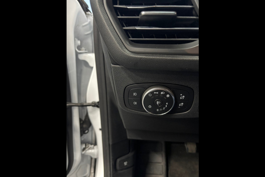 Ford FOCUS Wagon 1.0 EcoBoost Trend Edition Business Airco| PDC | Navi | Cruise | Camera | Trekhaak Ford FOCUS Wagon 1.0 EcoBoost Trend Edition Business Airco| PDC | Navi | Cruise | Camera | Trekhaak