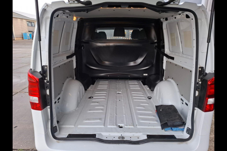 Mercedes-Benz Vito 114 CDI Lang DC Comfort DUBBEL CABINE / NAVI / CAMERA / CARPLAY / TREKHAAK