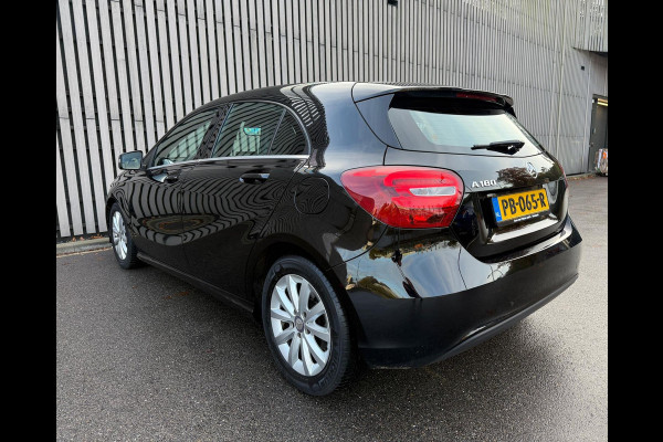 Mercedes-Benz A-Klasse 180 Business Solution - Camera - Airco - Cruise Mercedes-Benz A-Klasse 180 Business Solution - Camera - Airco - Cruise