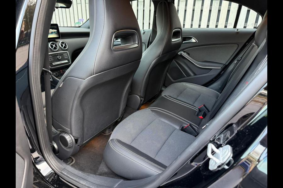 Mercedes-Benz A-Klasse 180 Business Solution - Camera - Airco - Cruise Mercedes-Benz A-Klasse 180 Business Solution - Camera - Airco - Cruise