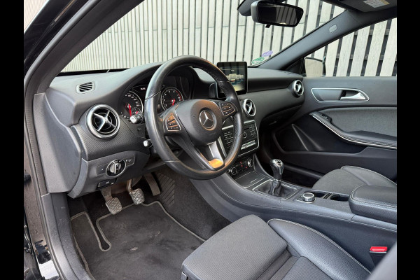 Mercedes-Benz A-Klasse 180 Business Solution - Camera - Airco - Cruise Mercedes-Benz A-Klasse 180 Business Solution - Camera - Airco - Cruise