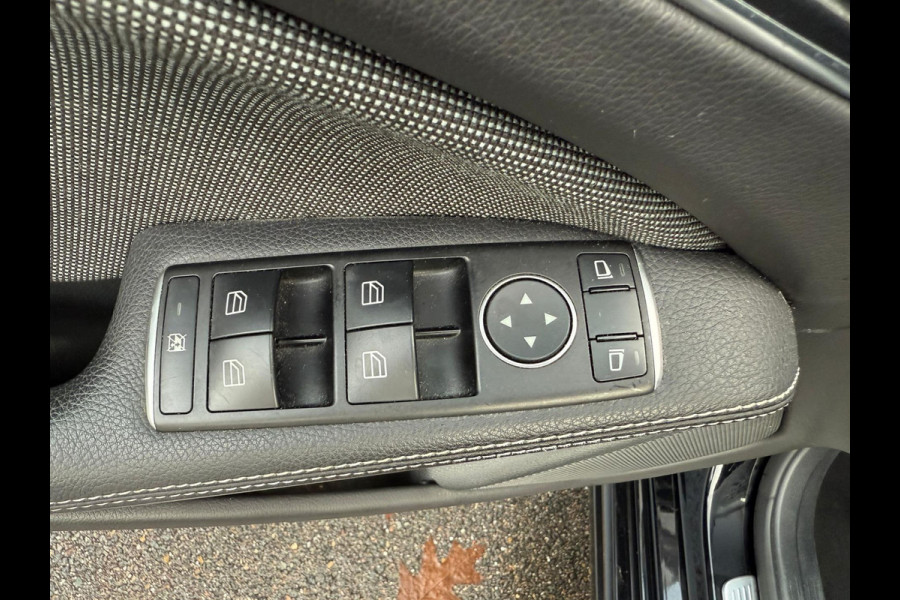 Mercedes-Benz A-Klasse 180 Business Solution - Camera - Airco - Cruise Mercedes-Benz A-Klasse 180 Business Solution - Camera - Airco - Cruise