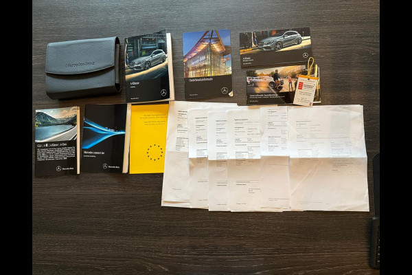 Mercedes-Benz A-Klasse 180 Business Solution - Camera - Airco - Cruise Mercedes-Benz A-Klasse 180 Business Solution - Camera - Airco - Cruise