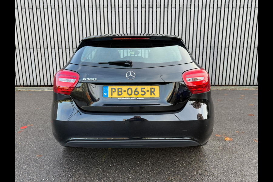 Mercedes-Benz A-Klasse 180 Business Solution - Camera - Airco - Cruise Mercedes-Benz A-Klasse 180 Business Solution - Camera - Airco - Cruise