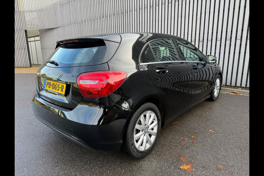 Mercedes-Benz A-Klasse 180 Business Solution - Camera - Airco - Cruise Mercedes-Benz A-Klasse 180 Business Solution - Camera - Airco - Cruise