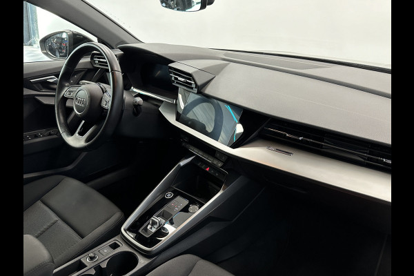 Audi A3 Sportback 35 TFSI S edition S-line Full-led Navigatie CruiseControl 18LMV Audi A3 Sportback 35 TFSI S edition S-line Full-led Navigatie CruiseControl 18LMV