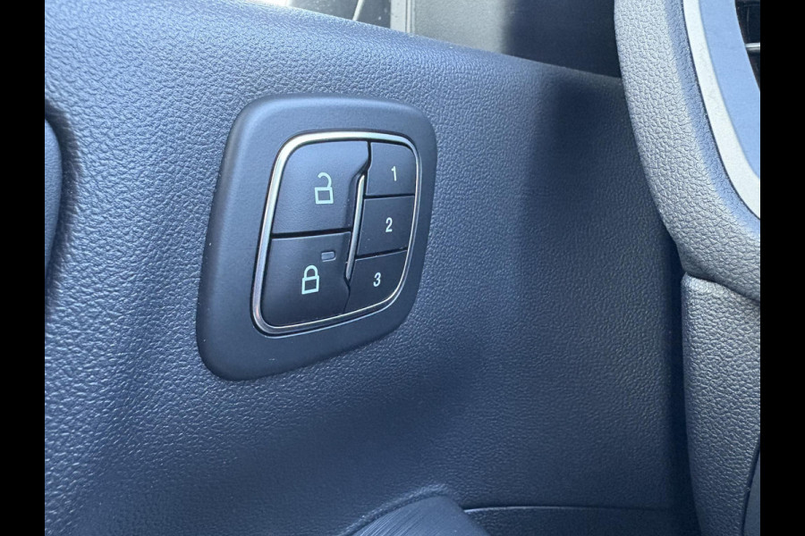 Ford Kuga 2.5 FHEV Active X 190pk | 4WD | 2.100kg Trekgewicht | Driver Assistance Pack | Technology Pack | Winterpack | Panoramadak | All Weather Banden | Geen stekker nodig