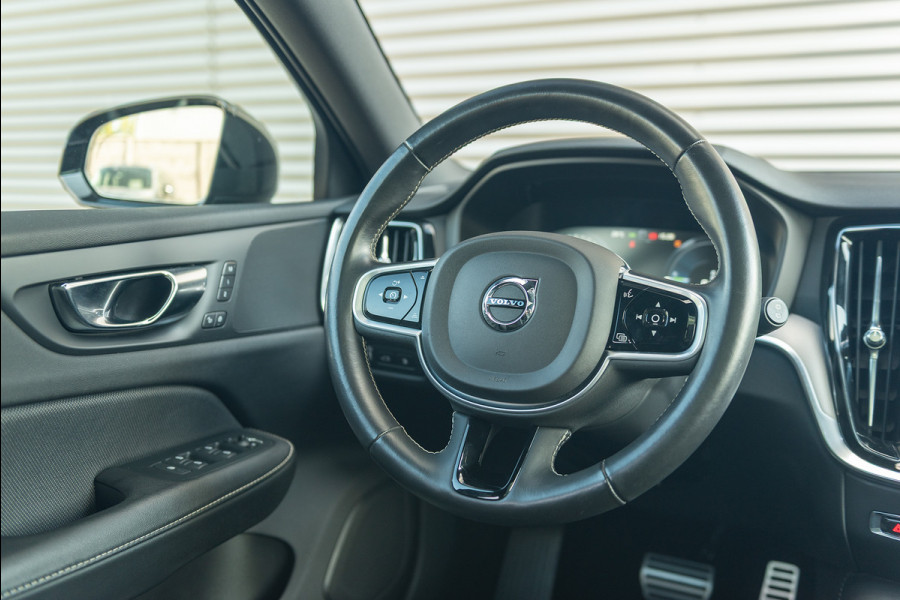 Volvo V60 T6 Aut. Plug-In Hybrid R-Design Leder Panoramadak 340pk