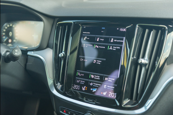 Volvo V60 T6 Aut. Plug-In Hybrid R-Design Leder Panoramadak 340pk