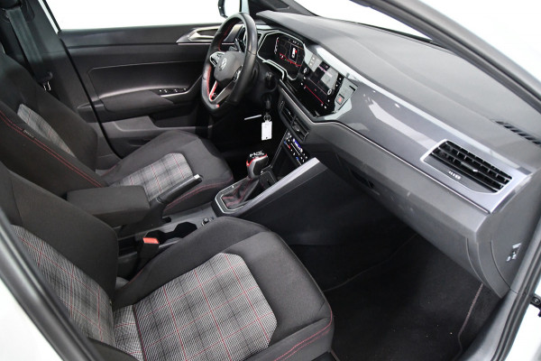 Volkswagen Polo 2.0 TSI GTI PANO IQ light Lane assist ACC