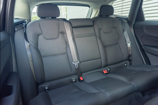 Volvo XC60 D4 Aut. Parkeercamera Stoelverwawrming ACC 190pk