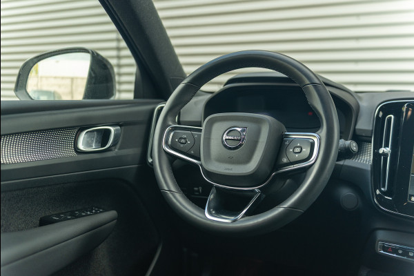 Volvo XC40 Recharge Aut. R-Design Stoelverwarming Standkachel 231pk Volvo XC40 Recharge Aut. R-Design Stoelverwarming Standkachel 231pk