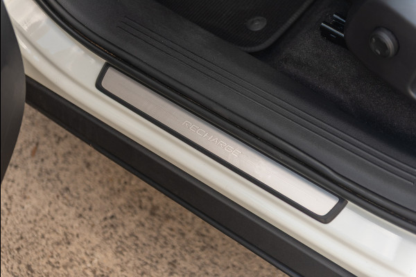 Volvo XC40 Recharge Aut. R-Design Stoelverwarming Standkachel 231pk Volvo XC40 Recharge Aut. R-Design Stoelverwarming Standkachel 231pk