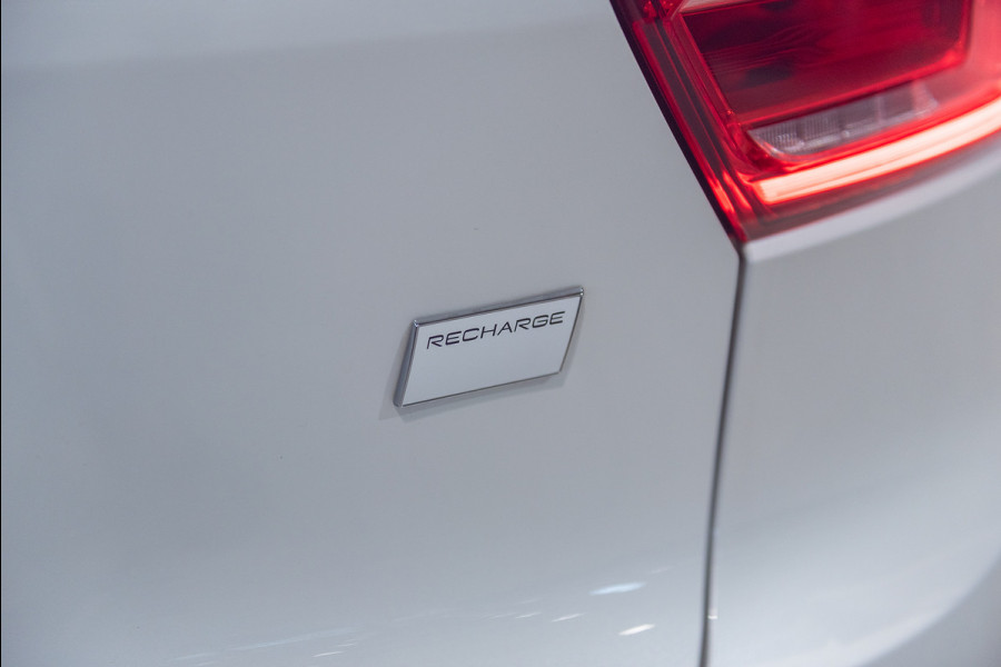 Volvo XC40 Recharge Aut. R-Design Stoelverwarming Standkachel 231pk Volvo XC40 Recharge Aut. R-Design Stoelverwarming Standkachel 231pk