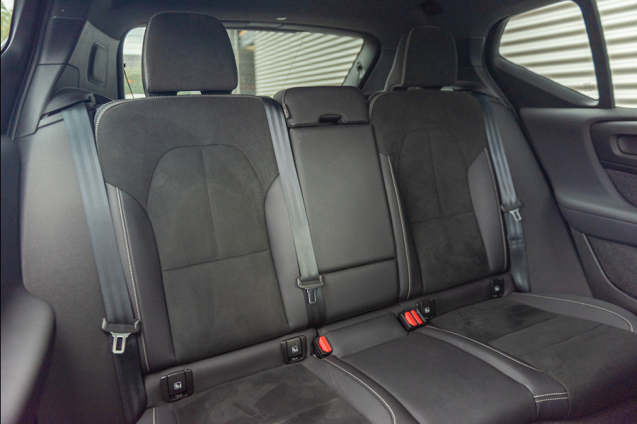 Volvo XC40 Recharge Aut. R-Design Stoelverwarming Standkachel 231pk Volvo XC40 Recharge Aut. R-Design Stoelverwarming Standkachel 231pk