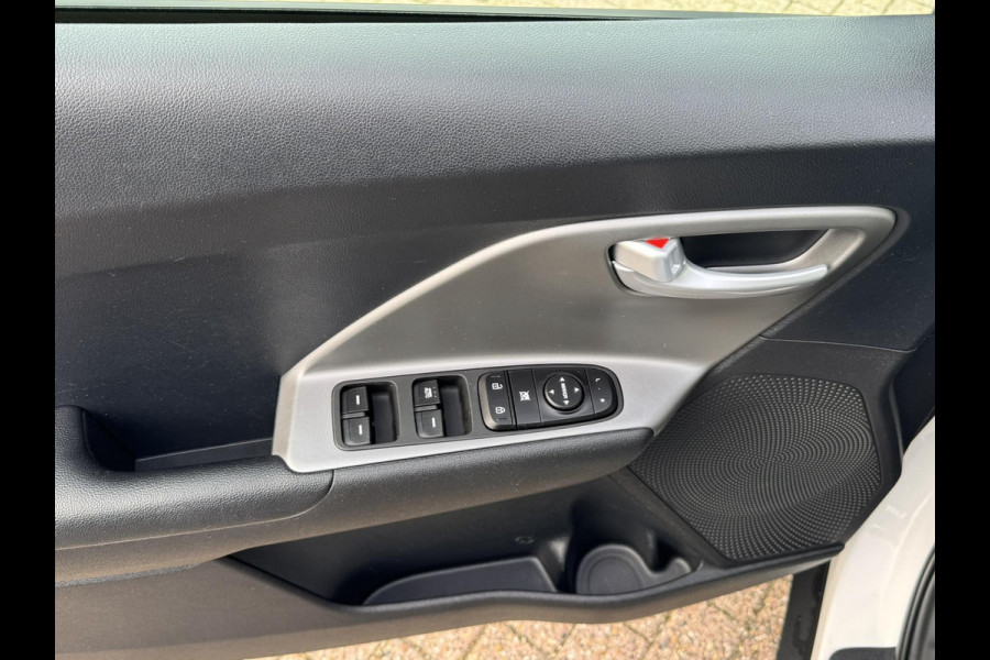 Kia Niro 1.6 GDi Hybrid DynamicLine Automaat Adaptive Cruise Climate control Apple / Android Navigatie
