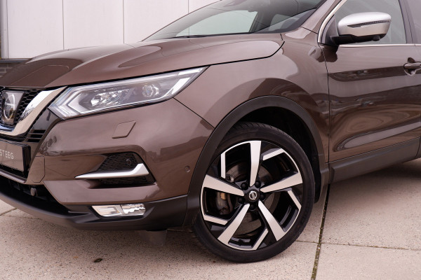 Nissan QASHQAI 1.2 Tekna + | Pano-Dak | Trekhaak | Leer | Bose | Navi | Camera | Climate