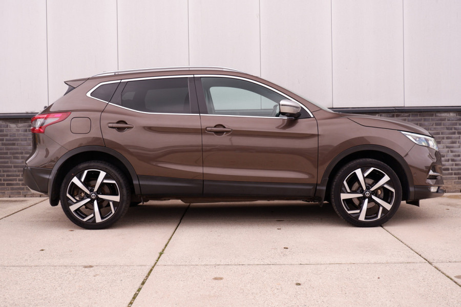 Nissan QASHQAI 1.2 Tekna + | Pano-Dak | Trekhaak | Leer | Bose | Navi | Camera | Climate