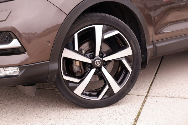 Nissan QASHQAI 1.2 Tekna + | Pano-Dak | Trekhaak | Leer | Bose | Navi | Camera | Climate