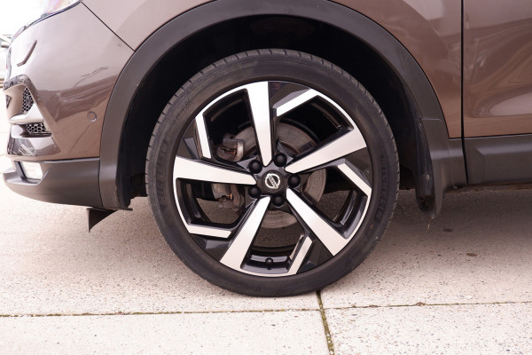 Nissan QASHQAI 1.2 Tekna + | Pano-Dak | Trekhaak | Leer | Bose | Navi | Camera | Climate