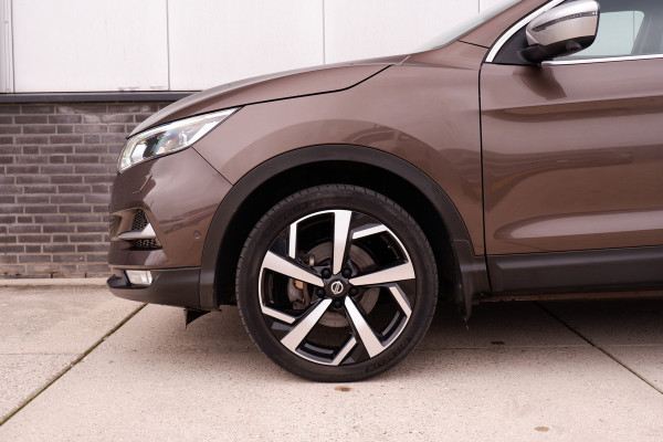 Nissan QASHQAI 1.2 Tekna + | Pano-Dak | Trekhaak | Leer | Bose | Navi | Camera | Climate
