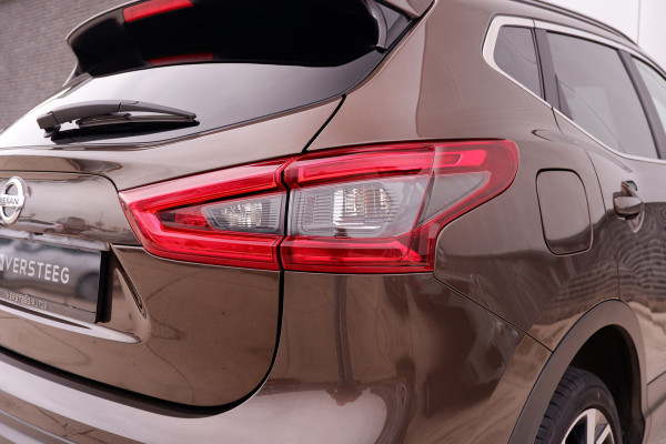Nissan QASHQAI 1.2 Tekna + | Pano-Dak | Trekhaak | Leer | Bose | Navi | Camera | Climate