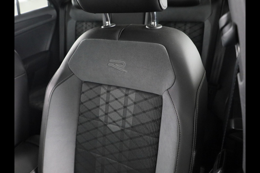 Volkswagen T-Roc 1.5 TSI R-Line 150 pk Automaat (DSG) | Verlengde garantie | Navigatie via App | Parkeersensoren (Park assist) | Achteruitrijcamera | Keyless | R-Line | Volkswagen T-Roc 1.5 TSI R-Line 150 pk Automaat (DSG) | Verlengde garantie | Navigatie via App | Parkeersensoren (Park assist) | Achteruitrijcamera | Keyless | R-Line |