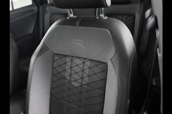 Volkswagen T-Roc 1.5 TSI R-Line 150 pk Automaat (DSG) | Verlengde garantie | Navigatie via App | Parkeersensoren (Park assist) | Achteruitrijcamera | Keyless | R-Line | Volkswagen T-Roc 1.5 TSI R-Line 150 pk Automaat (DSG) | Verlengde garantie | Navigatie via App | Parkeersensoren (Park assist) | Achteruitrijcamera | Keyless | R-Line |